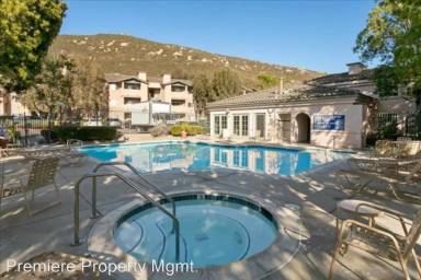 Main picture of Summit of Rancho Bernardo