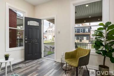 Main picture of 289 S Champion Ave