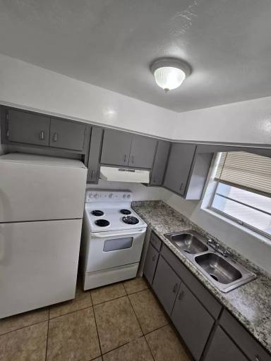 Main picture of 2817 Van Buren St