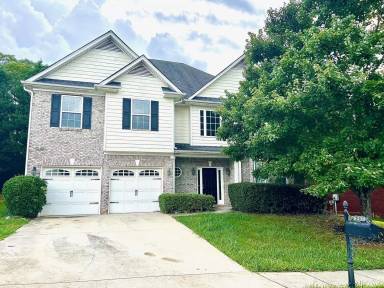 Main picture of 983 Yancey Ct