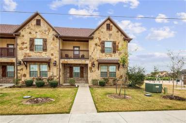 Main picture of 315 Deacon Dr W