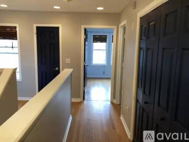Main picture of 2448 W 7th St
