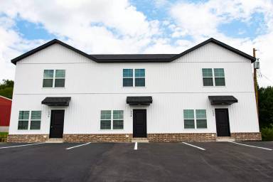 Main picture of 134 N Centennial Ave