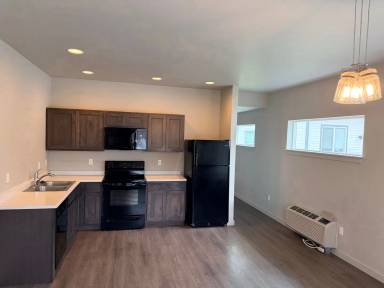 Main picture of 897 Cottonwood Rd
