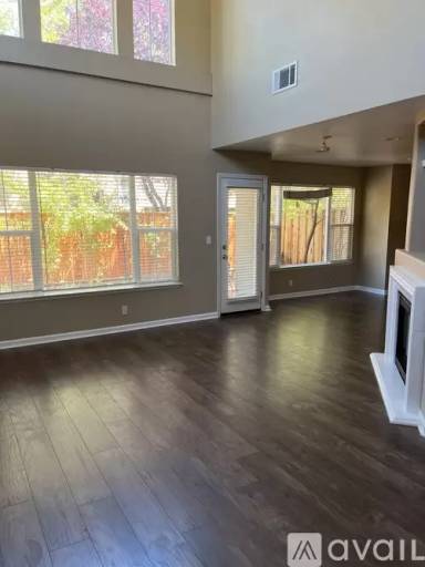 Main picture of 439 Regal Lily Ln