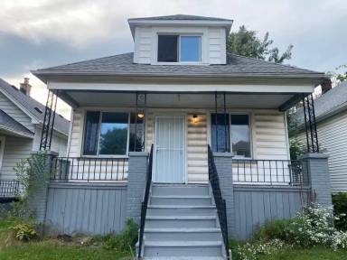 Main picture of 18031 Albany St