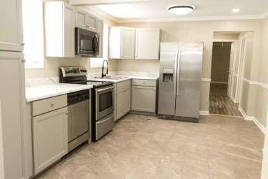 Main picture of 85 West St