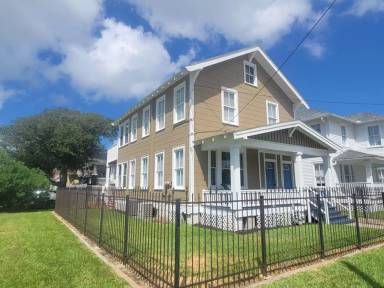Main picture of 2225 35th St