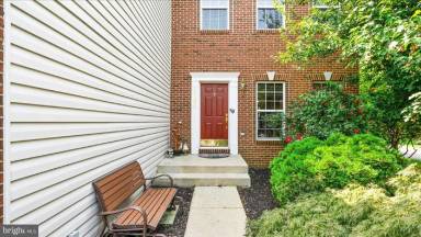 Main picture of 9750 Granary Pl