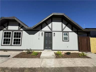 Main picture of 4815 Featherock