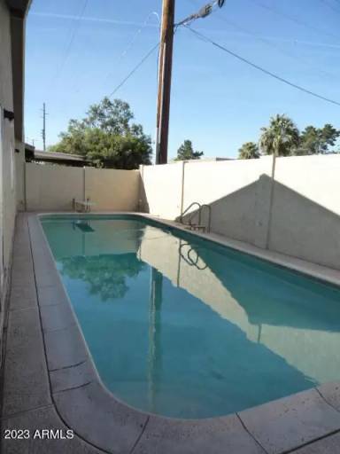 Main picture of 1826 N 87th Way