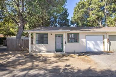 Main picture of 546 Addison Ave