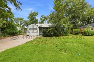 Main picture of 1620 E Selma St