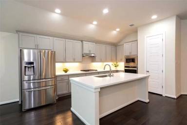 Main picture of 5113 Anaheim Ave