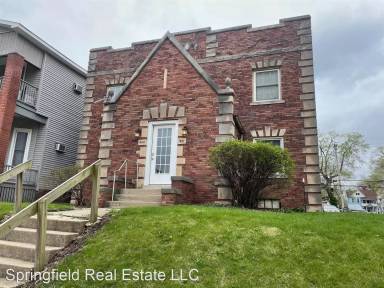 Main picture of 823 1/2 S 5th St