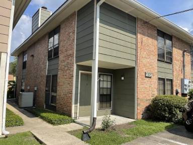 Main picture of 232 Antrim Dr