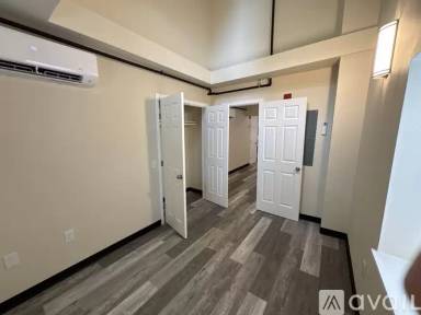 Main picture of 114 W Chestnut St