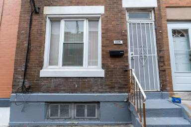 Main picture of 2835 Winton St