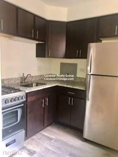 Main picture of 6211 N Kenmore Ave