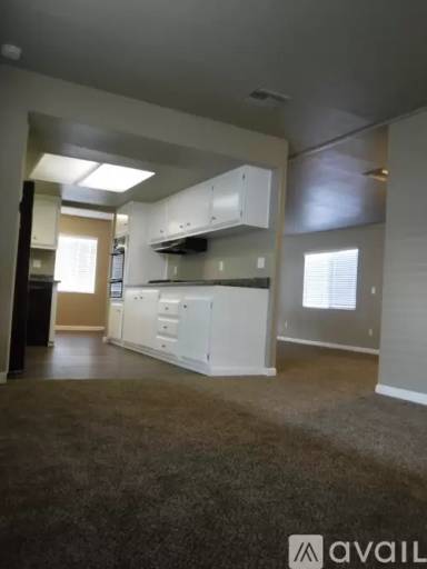 Main picture of 5541 E Tulare Ave