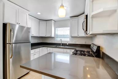 Main picture of 2443 Highland Ave