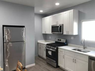 Main picture of 18 Dana St