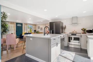 Main picture of 706 Wright Ave