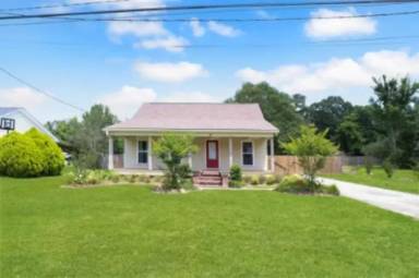 Main picture of 29120 Peggy Dr