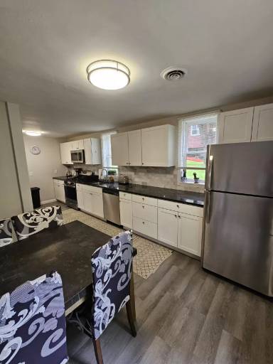 Main picture of 130 Maple Ave