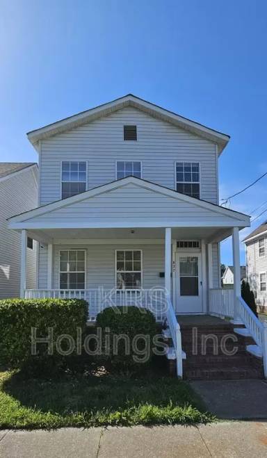 Main picture of 827 Marshall Ave