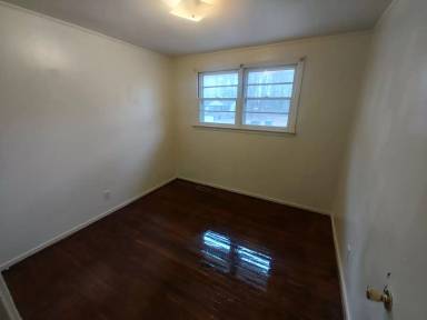 Main picture of 2204 Hawthorne Ave