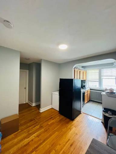 Main picture of 284 S Allen St
