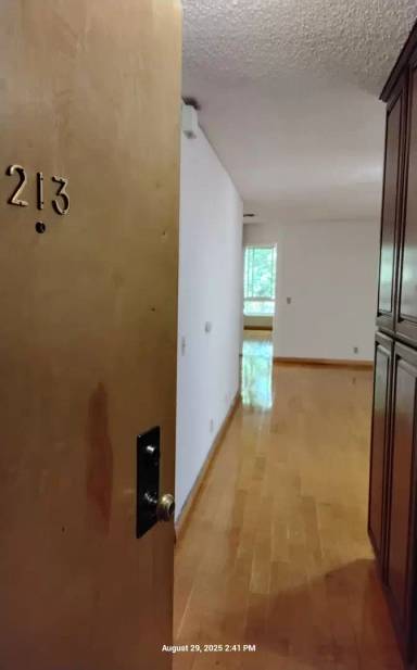 Main picture of 10811 Ashton Ave