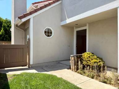 Main picture of 1990 Willow Ridge Dr