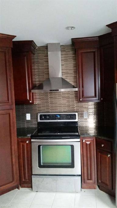 Main picture of 14 Oak Pl