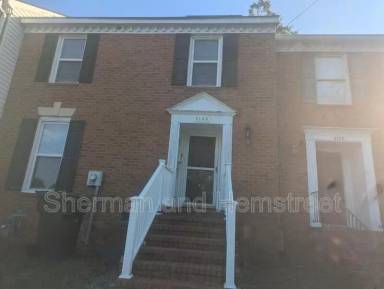 Main picture of 2131 Holt St