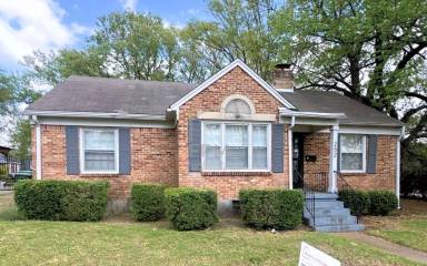 Main picture of 252 E Edwin Cir