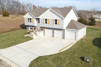 Main picture of 103 Sally Cir
