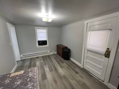 Main picture of 1306 S Business 54