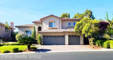 Main picture of 136 S Ring Dove Dr