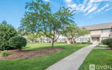 Main picture of 4846 N Shoreland Ave