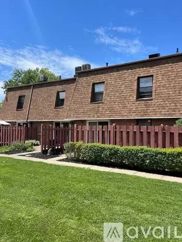 Main picture of 516 University Ave