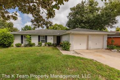 Main picture of 404 Lake Ned Rd