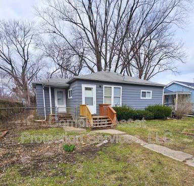 Main picture of 3364 Iowa St