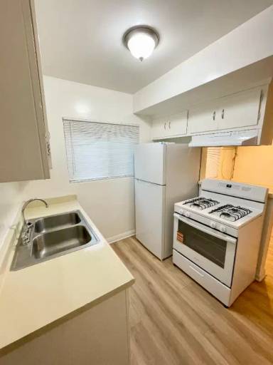 Main picture of 12414 Dunrobin Ave