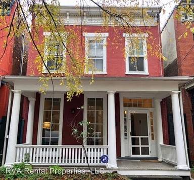 Main picture of 300 W Clay St