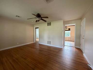 Main picture of 3820 S Detroit Ave
