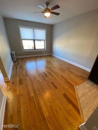 Main picture of 1023 W Argyle St