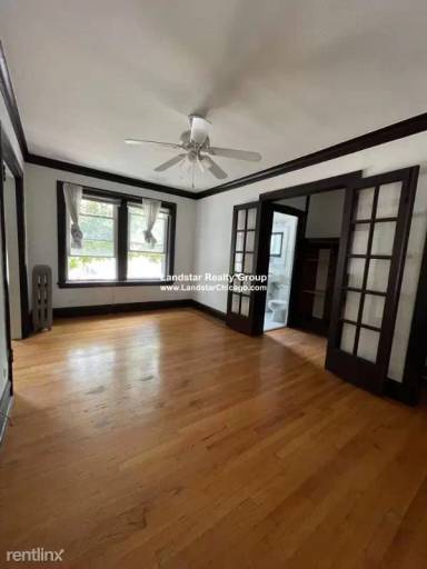 Main picture of 4550 N Maplewood Ave