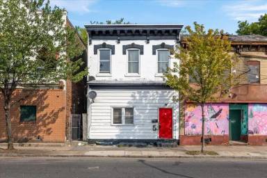 Main picture of 523 N Clinton Ave